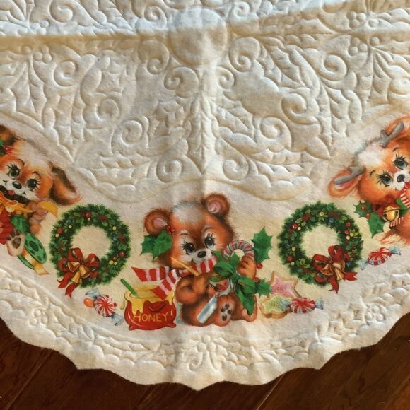 VTG White Felt Christmas Tree Skirt Tablecloth Teddy Bears Rennoc Joyce Garofalo - Picture 3 of 10